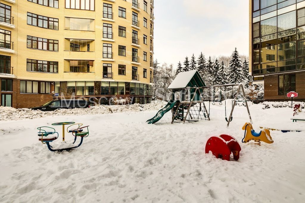 г. Москва, ул. Староволынская, д. 15, к. 2-придомовая территория