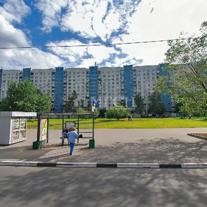 г. Москва, б-р. Строгинский, д. 14, к. 3-придомовая территория