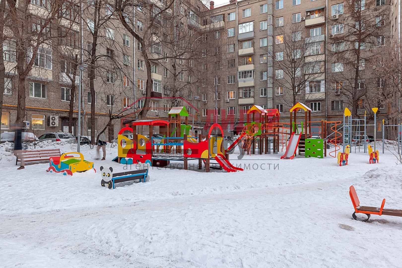 г. Москва, ул. Тимирязевская, д. 10/12-придомовая территория