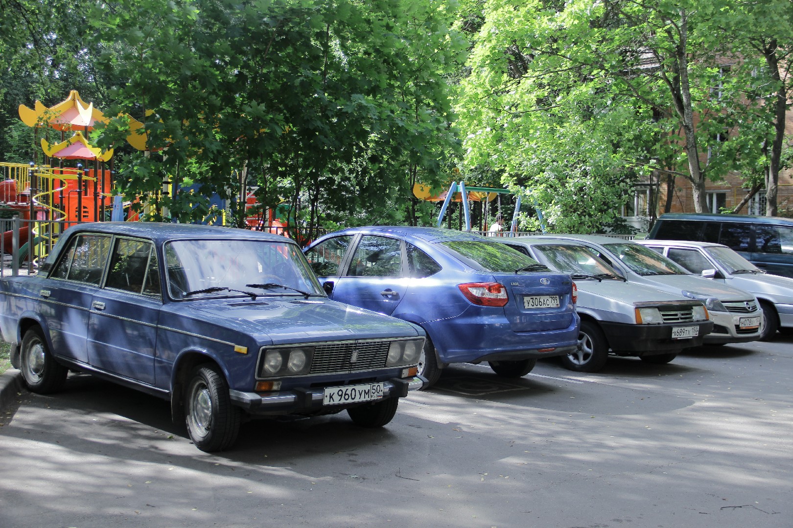 г. Москва, г. Троицк, ул. Центральная, д. 16-придомовая территория