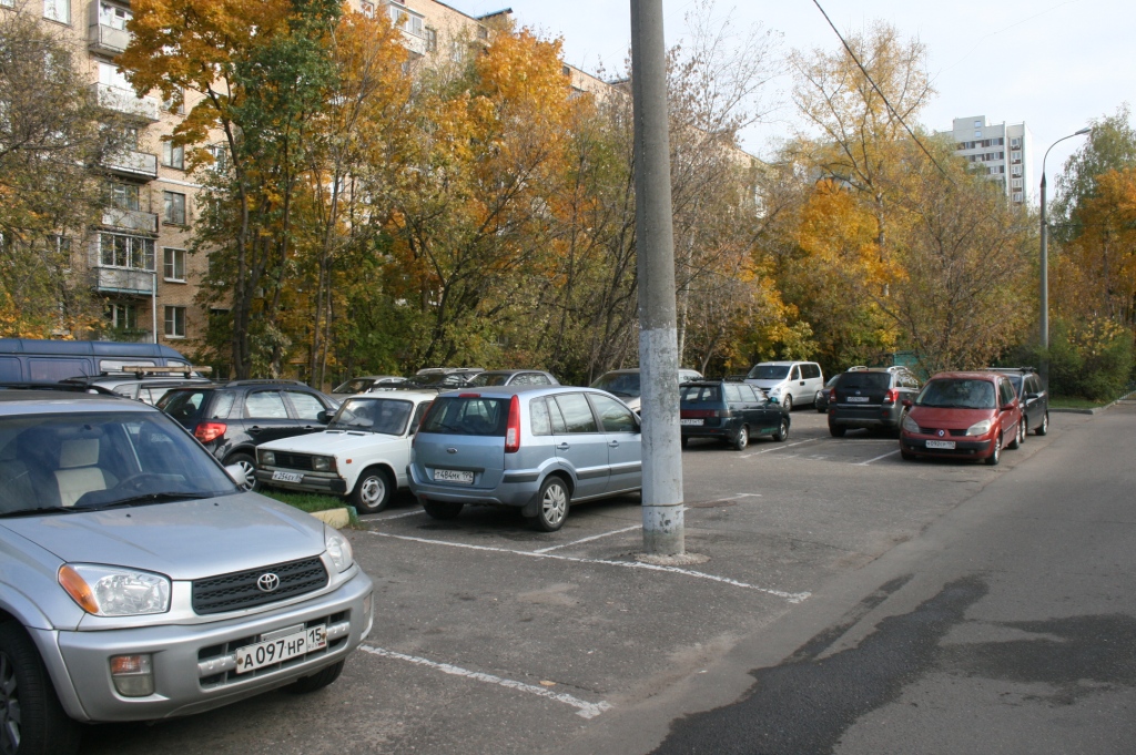 г. Москва, ул. Уральская, д. 12/21-придомовая территория