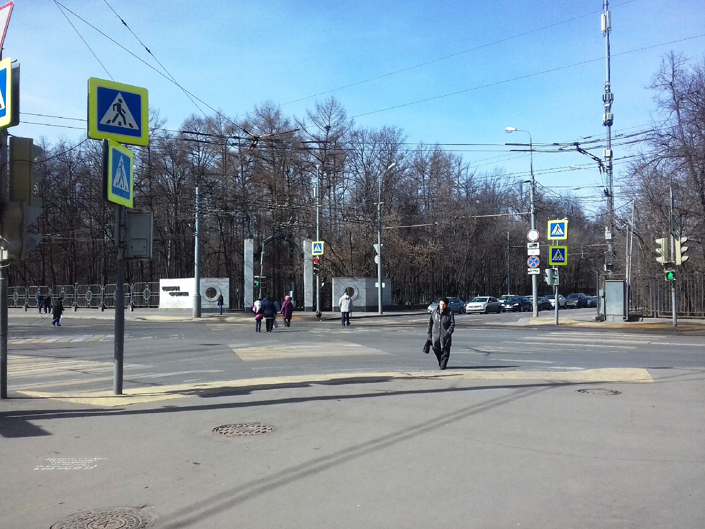 г. Москва, ул. Филевская Б., д. 19/18, к. 2-придомовая территория