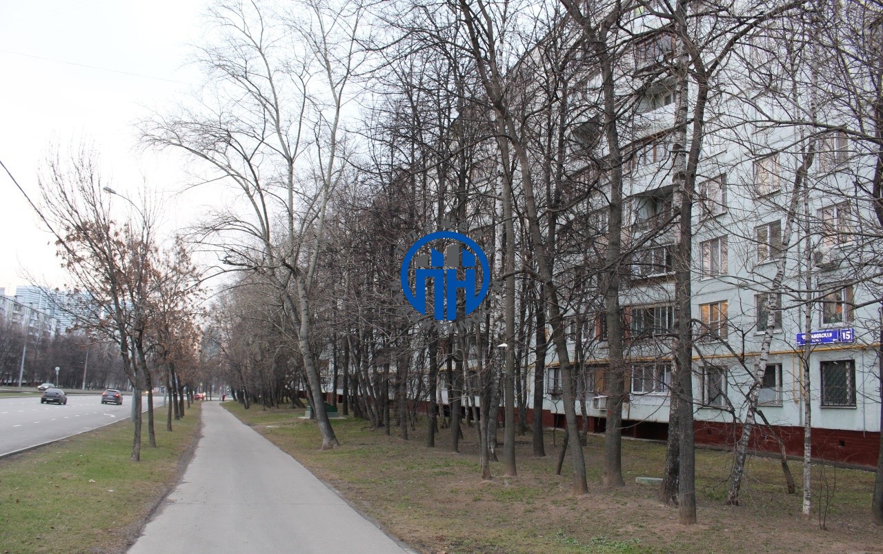 г. Москва, ул. Чертановская, д. 15-придомовая территория