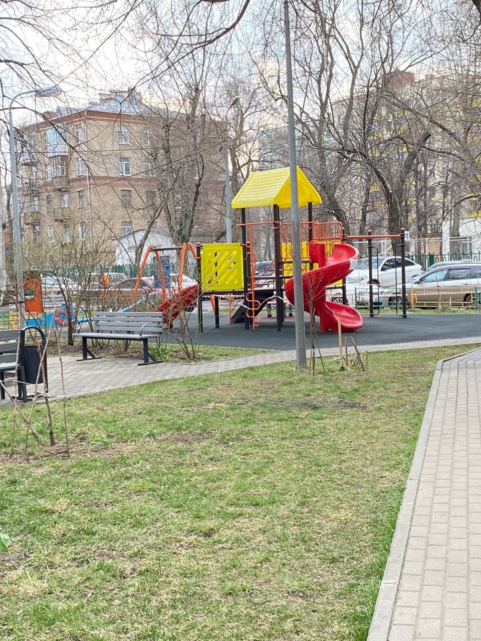 г. Москва, ул. Шаболовка, д. 16, к. 1-придомовая территория