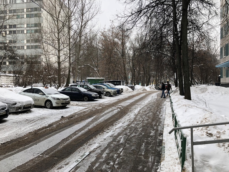 г. Москва, ул. Шипиловская, д. 10-придомовая территория