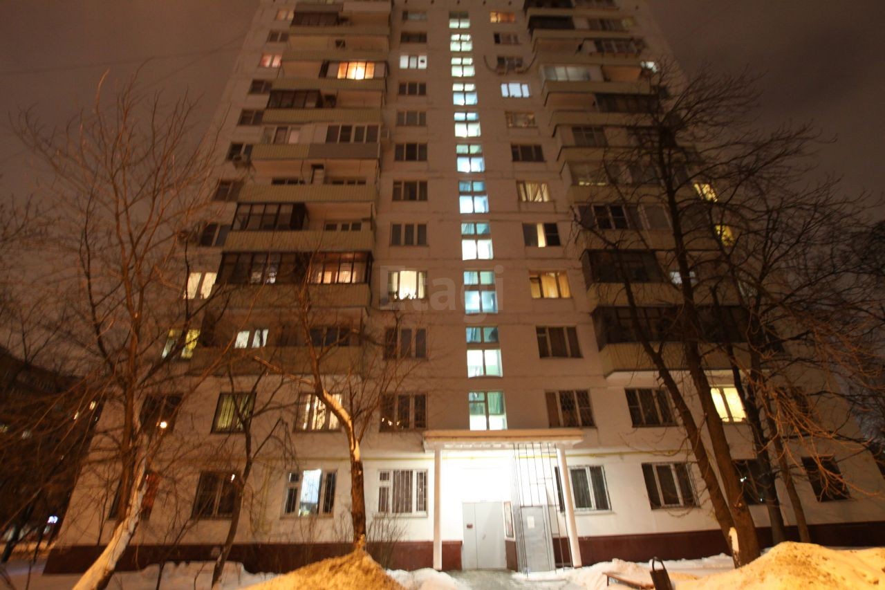 г. Москва, ул. Юных Ленинцев, д. 8-фасад здания