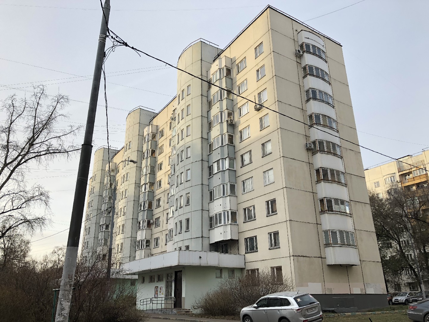 г. Москва, ул. Юных Ленинцев, д. 49, к. 2-фасад здания