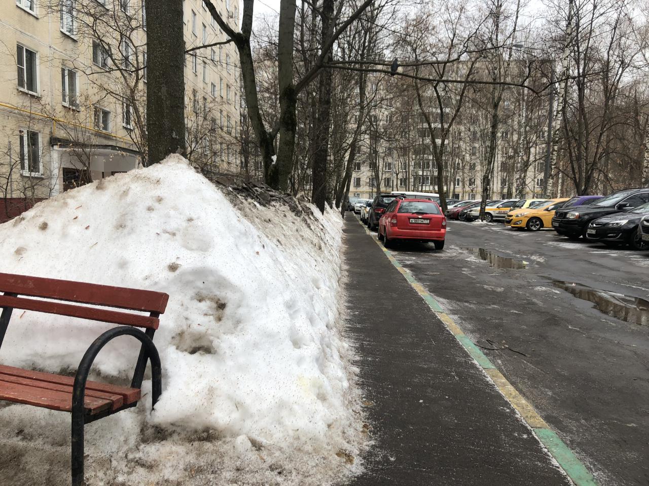 г. Москва, б-р. Яна Райниса, д. 6, к. 2-придомовая территория