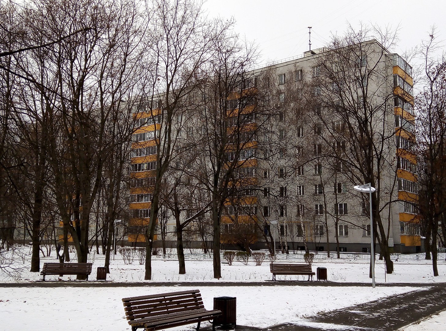 г. Москва, ш. Ярославское, д. 111, к. 1-придомовая территория