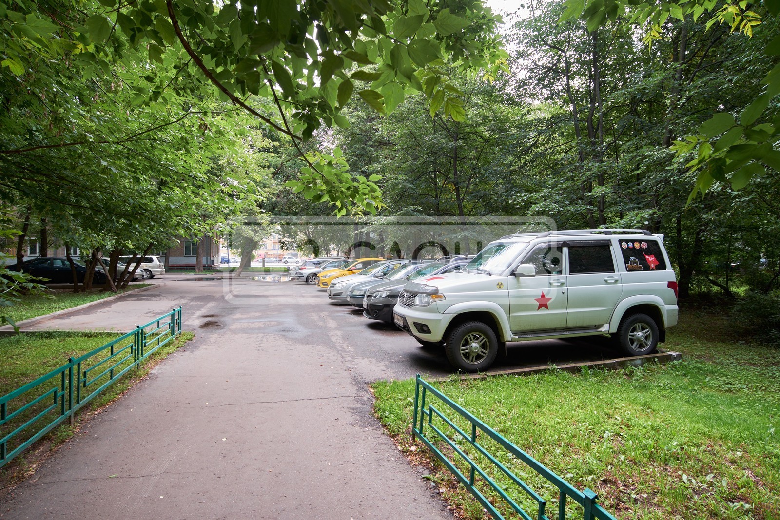 г. Москва, ш. Ярославское, д. 121В-придомовая территория