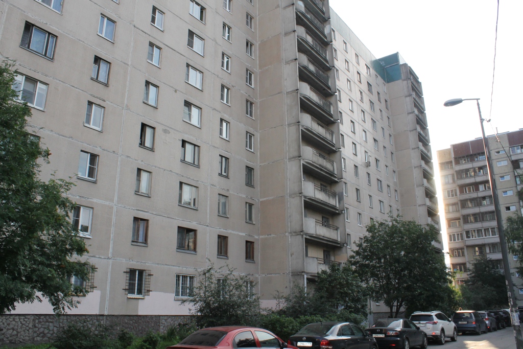 г. Санкт-Петербург, ул. Бадаева, д. 3, к. 1-фасад здания