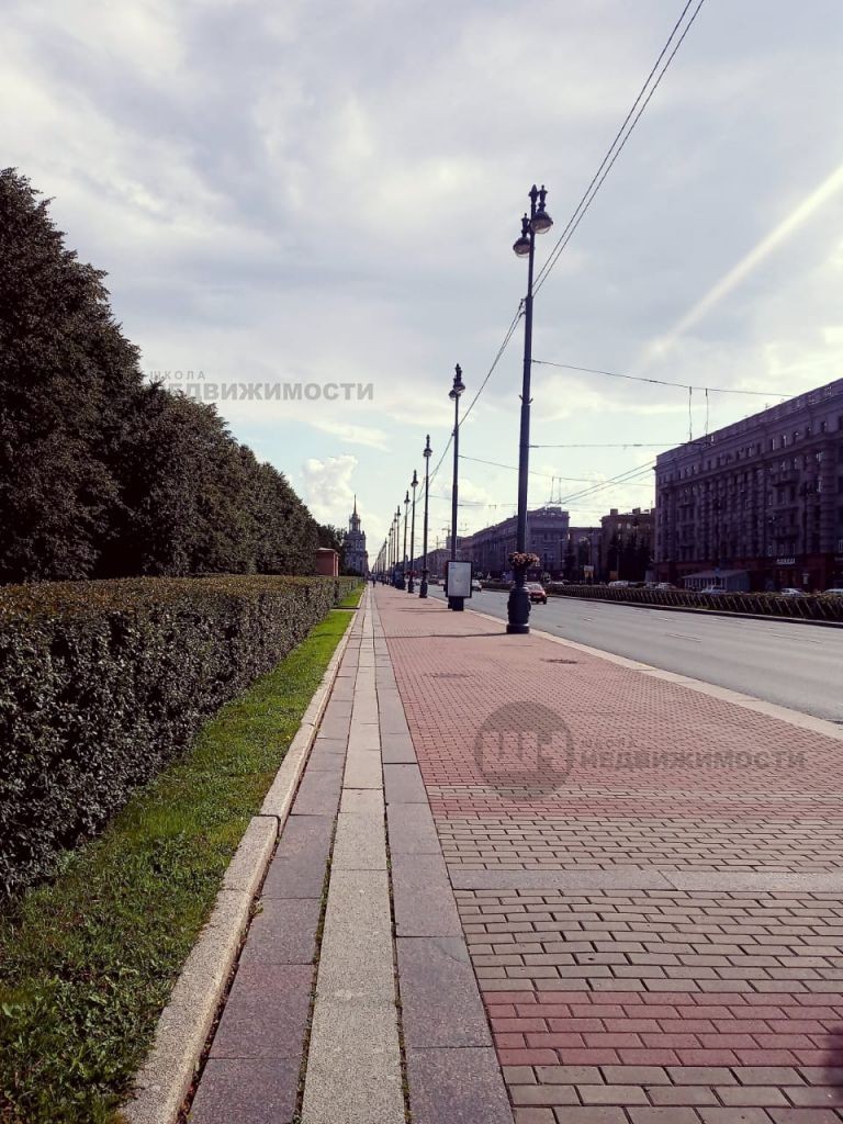 г. Санкт-Петербург, ул. Бассейная, д. 41, лит. А-придомовая территория