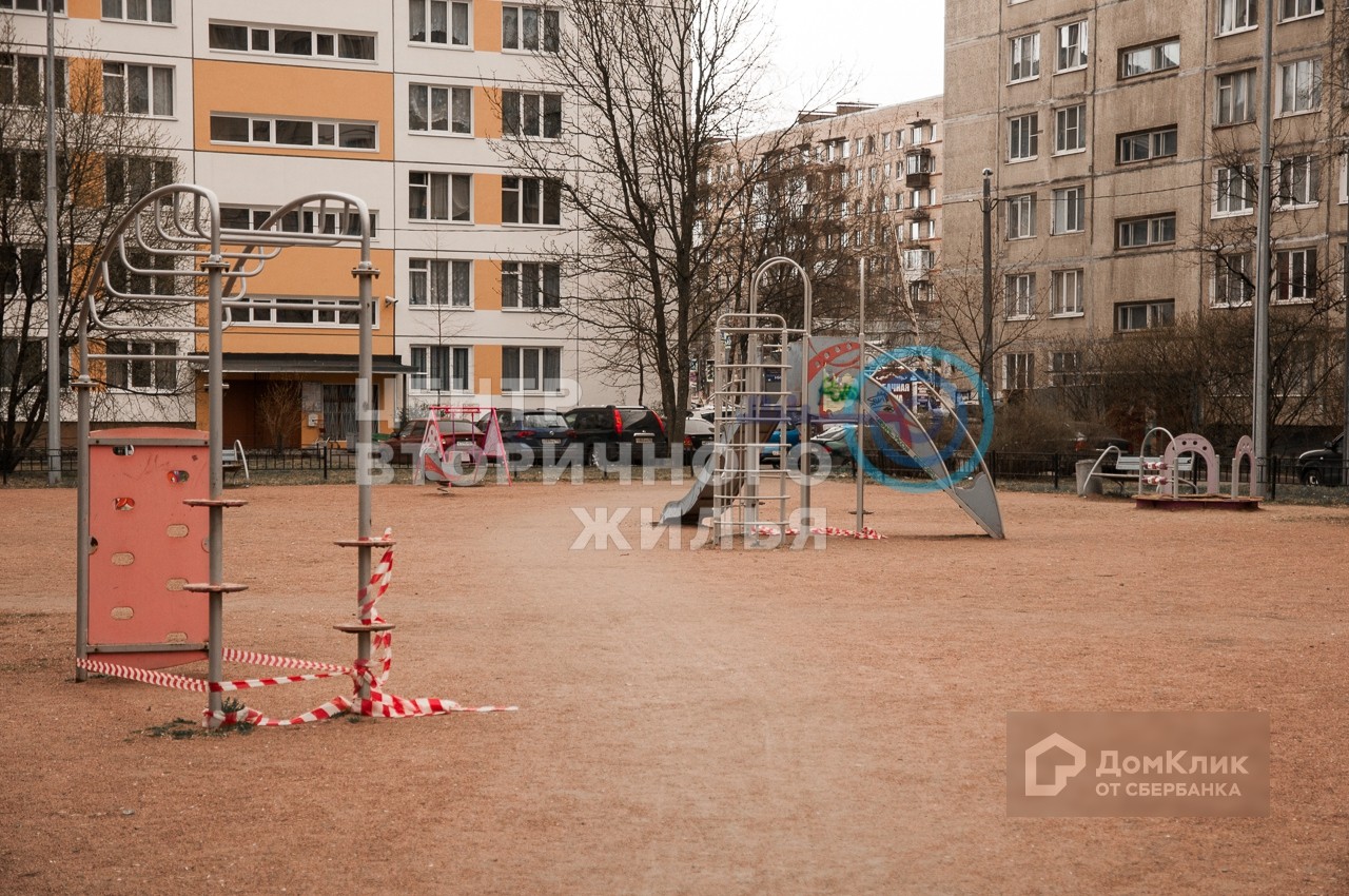 г. Санкт-Петербург, ул. Белы Куна, д. 22, к. 1, лит. А-придомовая территория