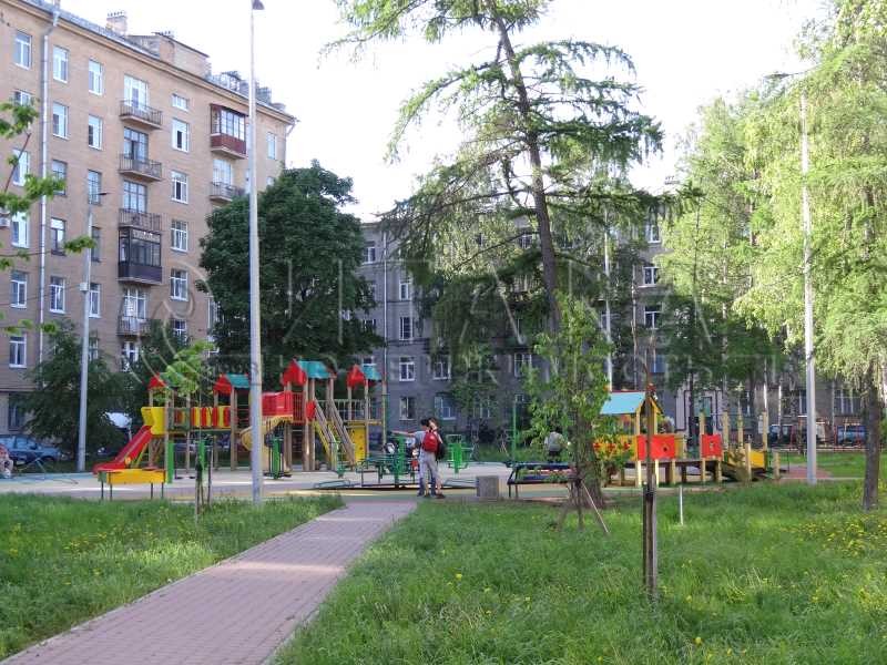 г. Санкт-Петербург, ул. Благодатная, д. 16, лит. А-придомовая территория