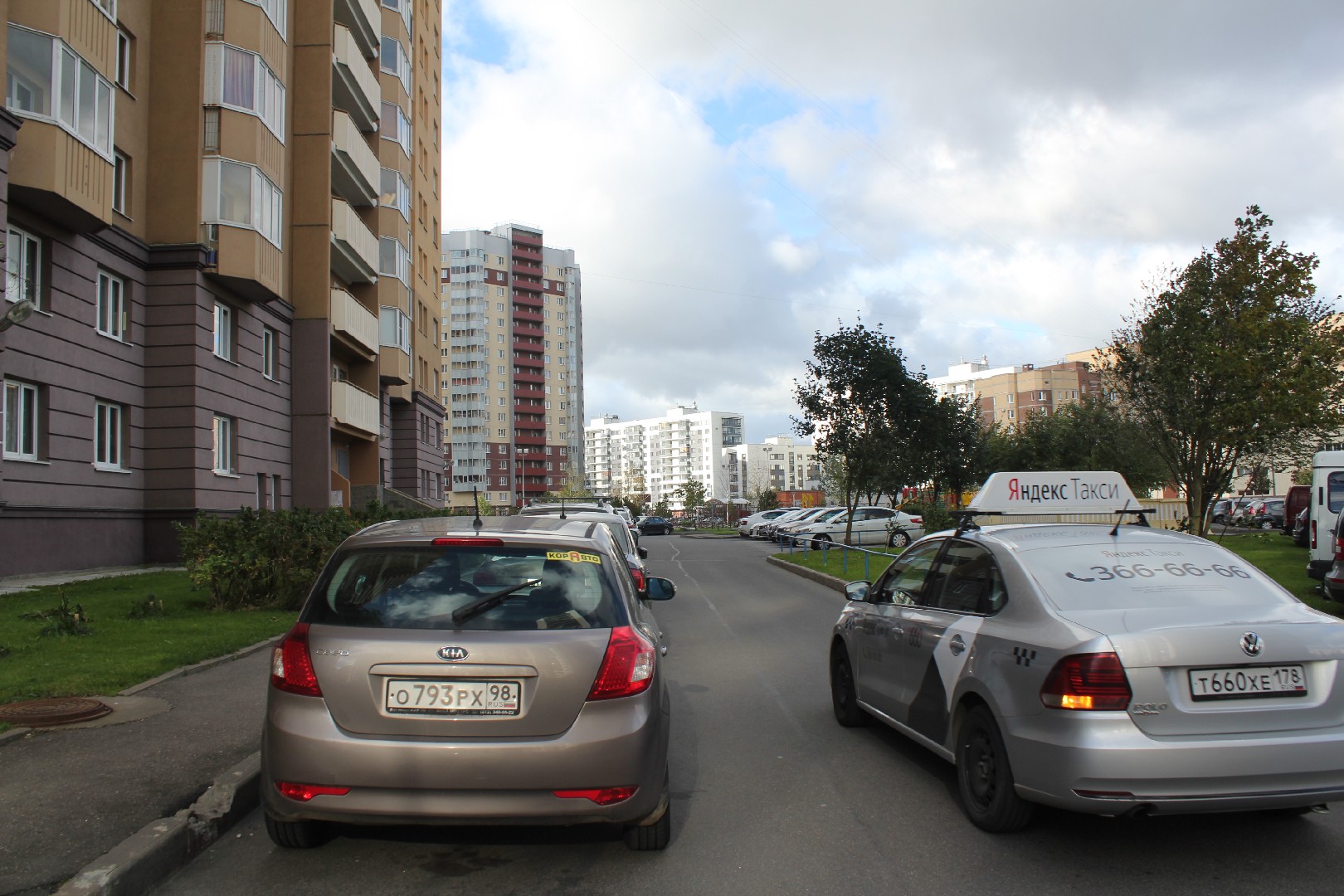 г. Санкт-Петербург, пр-кт. Богатырский, д. 60, к. 3-придомовая территория