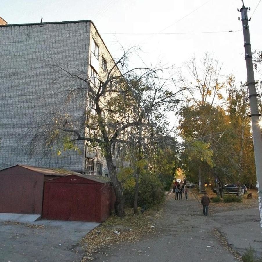 край. Алтайский, г. Барнаул, пр-кт. Комсомольский, д. 82-фасад здания