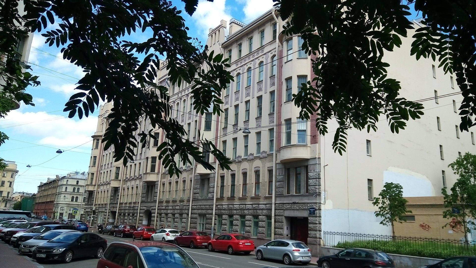 г. Санкт-Петербург, ул. Бородинская, д. 2/86-фасад здания