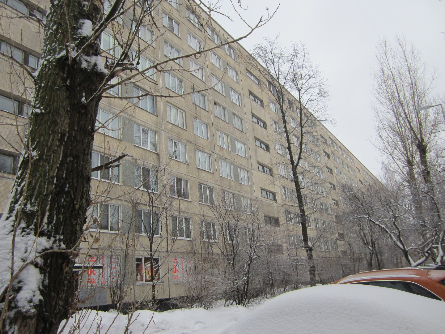 г. Санкт-Петербург, ул. Бухарестская, д. 33, к. 1-фасад здания