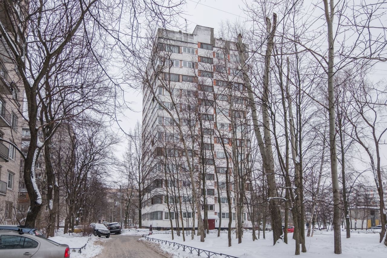 г. Санкт-Петербург, пр-кт. Ветеранов, д. 82-фасад здания