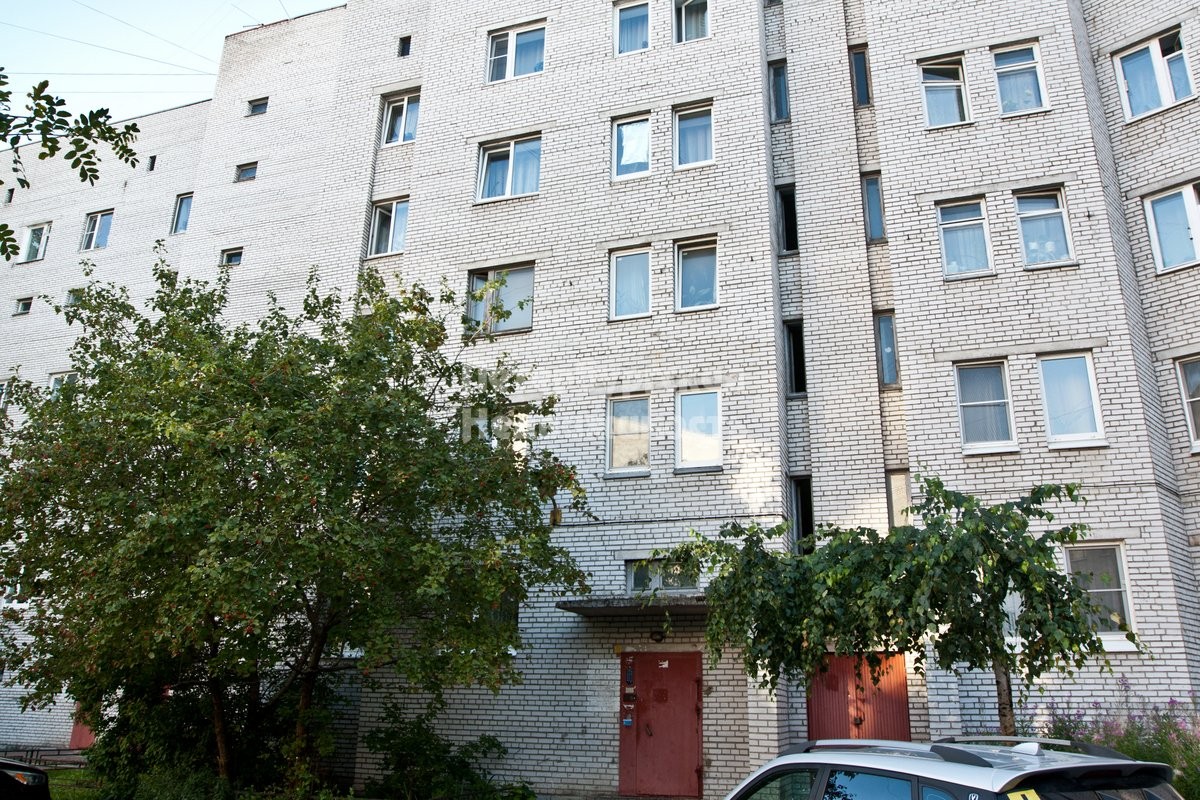 г. Санкт-Петербург, ул. Взлетная, д. 13-фасад здания