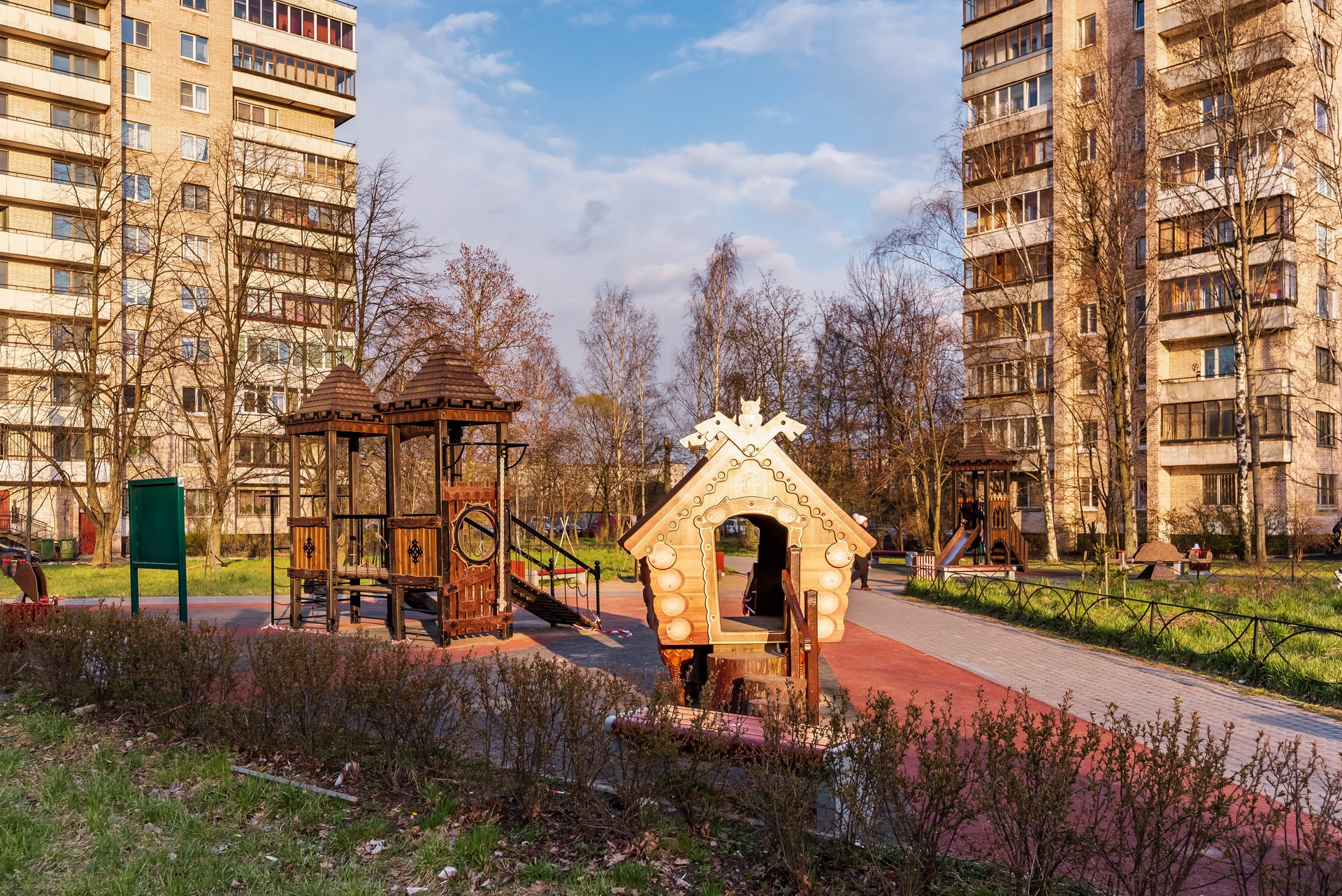 г. Санкт-Петербург, пр-кт. Витебский, д. 33, к. 4, сооруж. исправный-придомовая территория