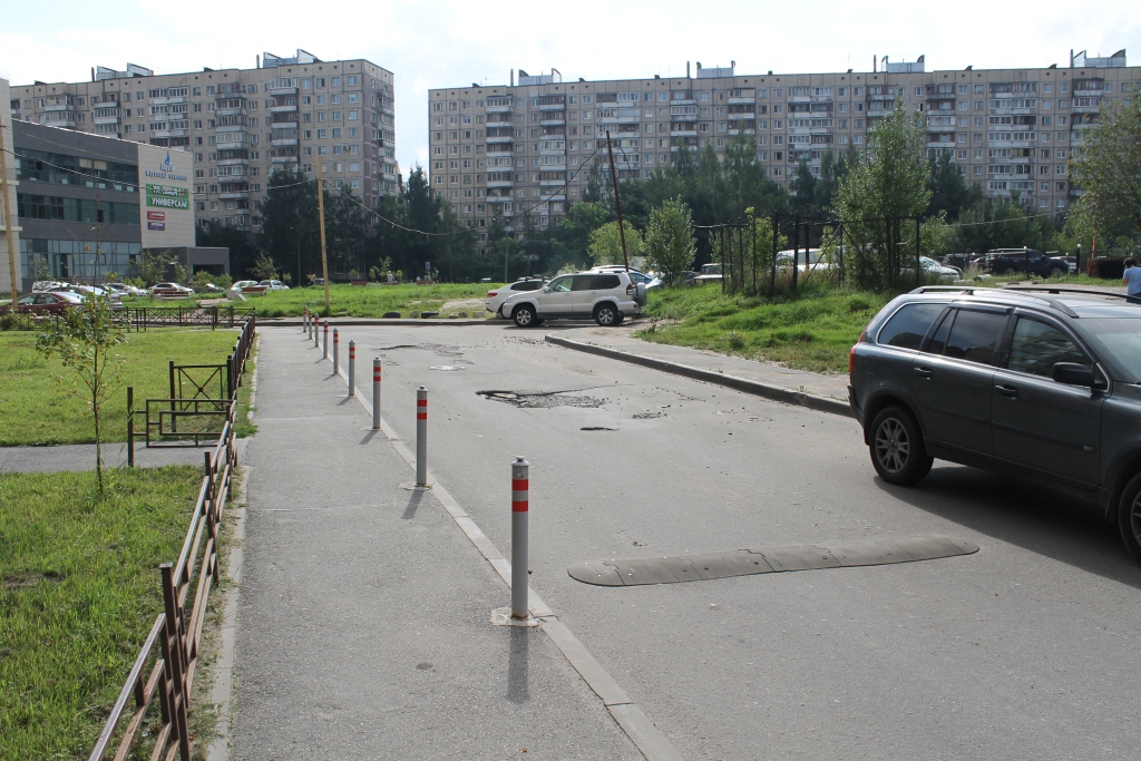 г. Санкт-Петербург, ул. Ворошилова, д. 31, к. 2, лит. А-придомовая территория