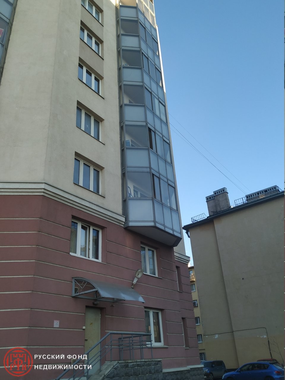 г. Санкт-Петербург, ул. Гладкова, д. 18-фасад здания