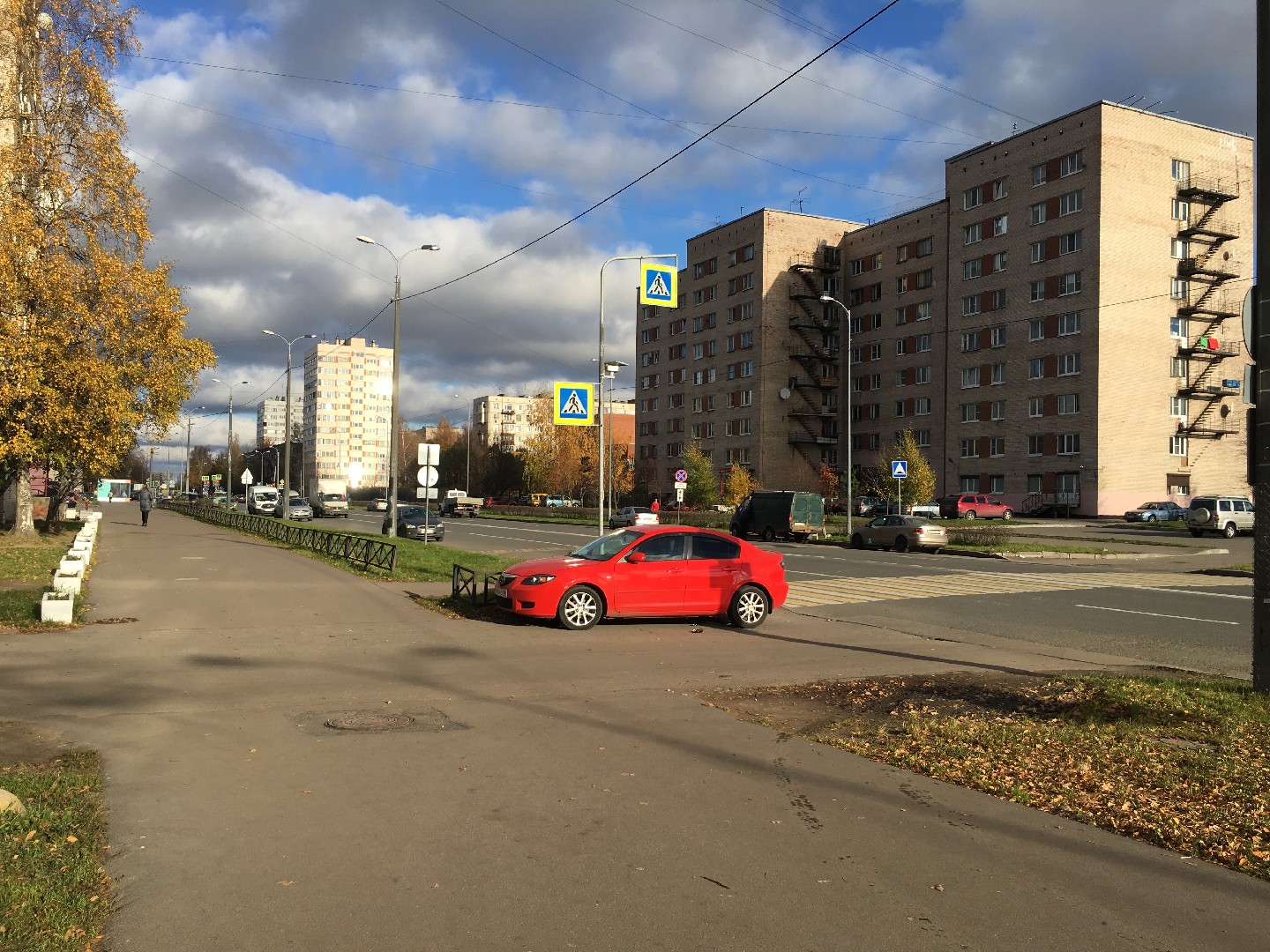 г. Санкт-Петербург, ул. Демьяна Бедного, д. 22, к. 1-придомовая территория