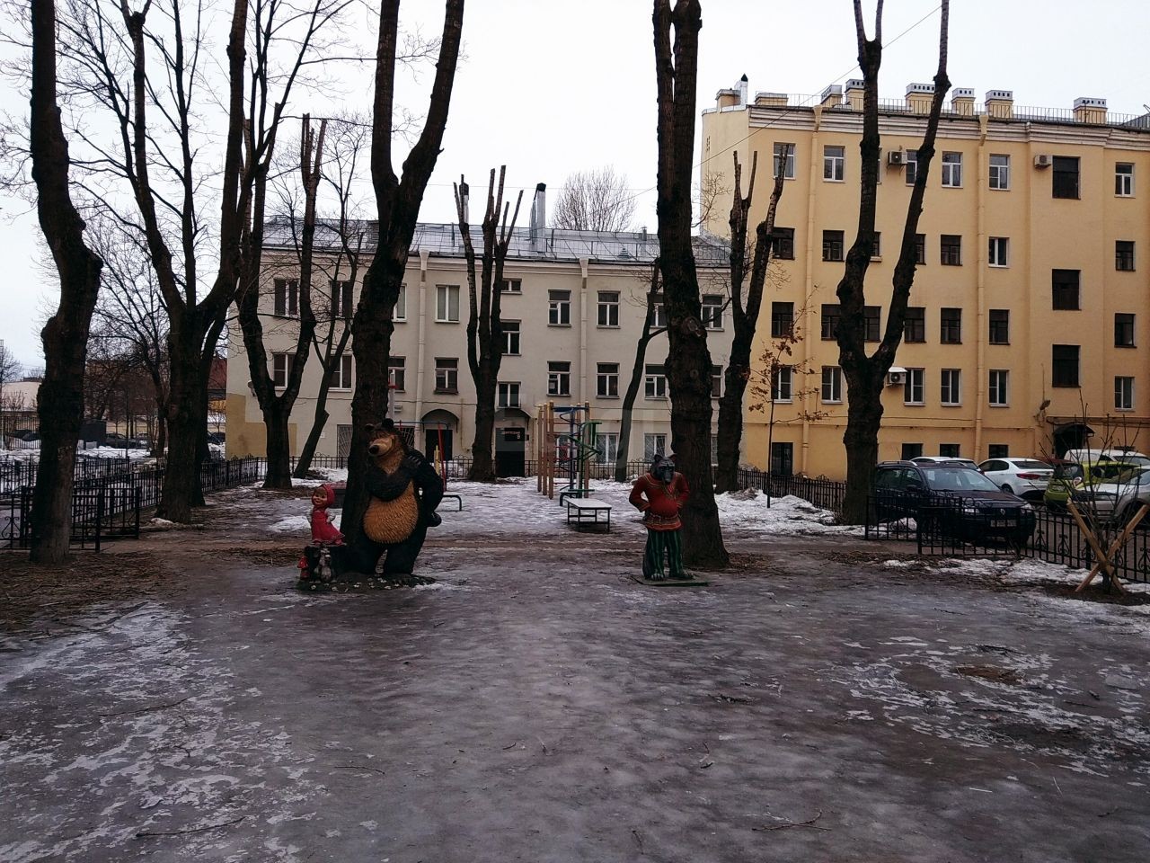 г. Санкт-Петербург, пер. Дерптский, д. 11, лит. А-придомовая территория