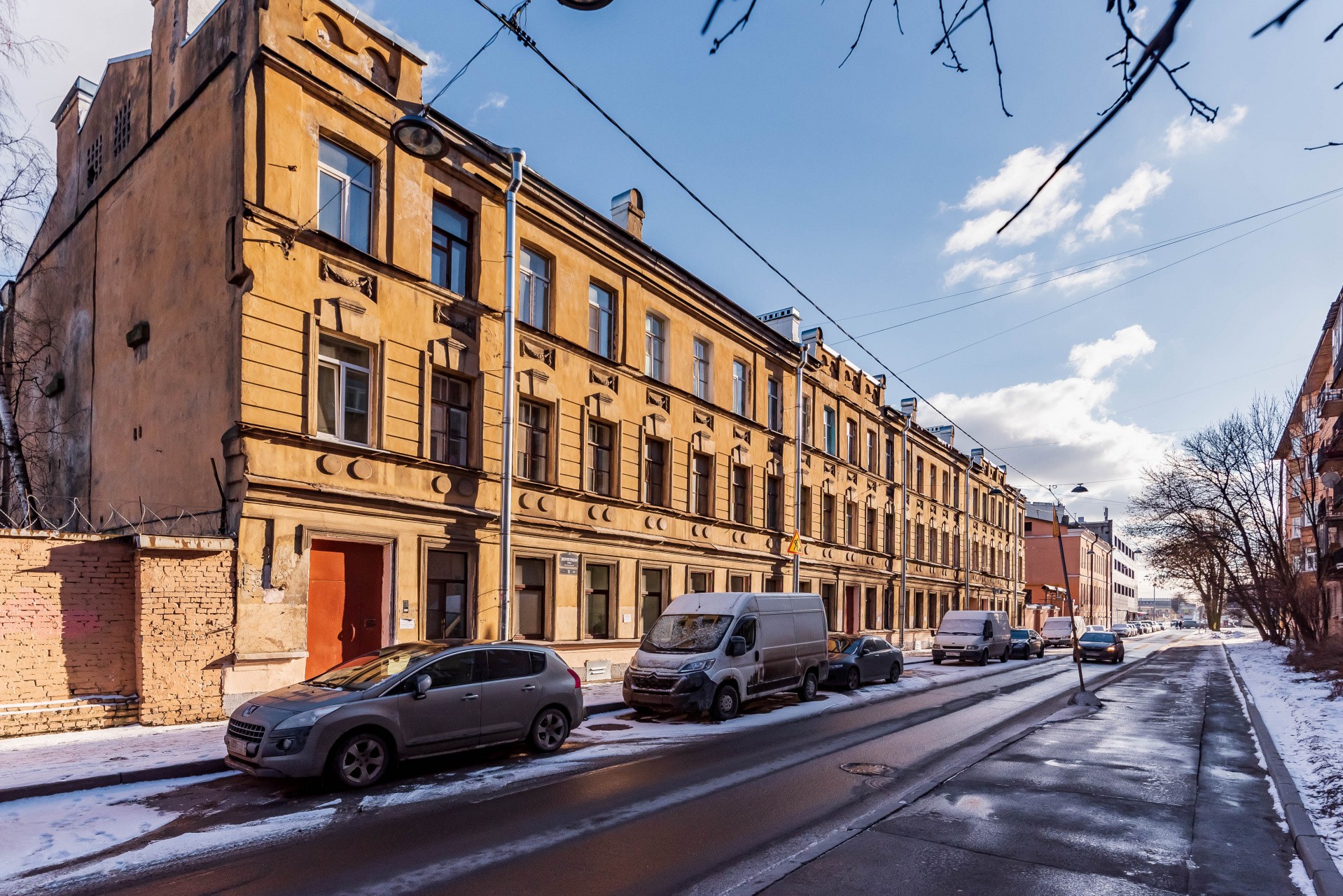 г. Санкт-Петербург, ул. Днепропетровская, д. 6, лит. А-фасад здания