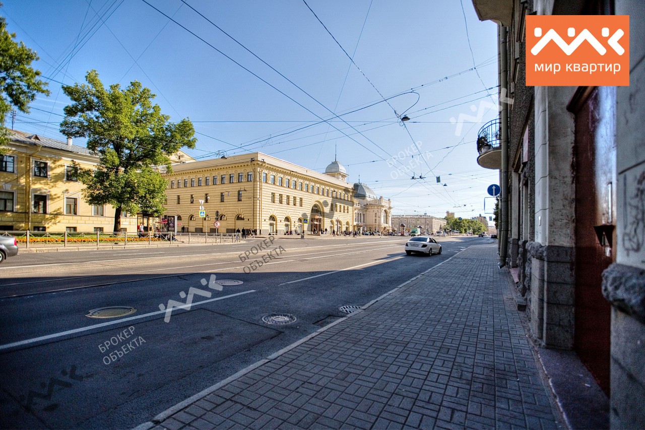 г. Санкт-Петербург, пр-кт. Загородный, д. 45-придомовая территория