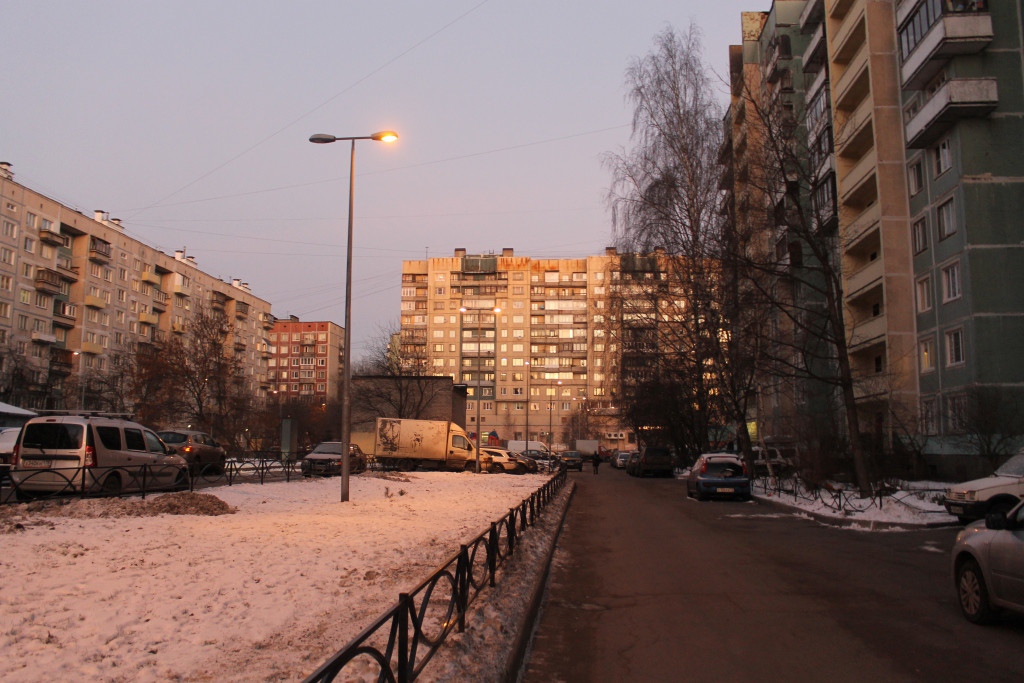 г. Санкт-Петербург, пр-кт. Индустриальный, д. 28, лит. А-придомовая территория