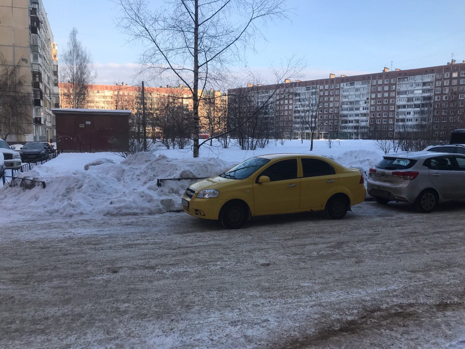 г. Санкт-Петербург, г. Колпино, ул. Ижорского Батальона, д. 7-придомовая территория