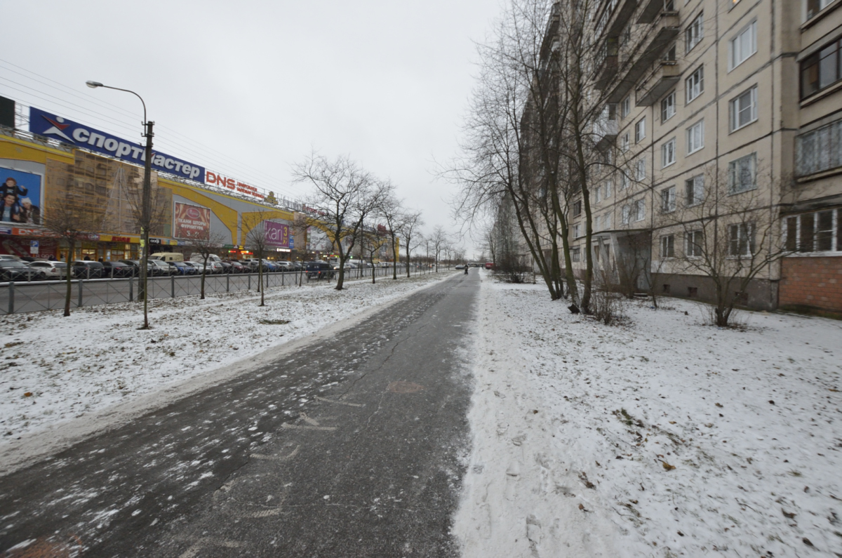 г. Санкт-Петербург, г. Колпино, ул. Октябрьская, д. 69-придомовая территория