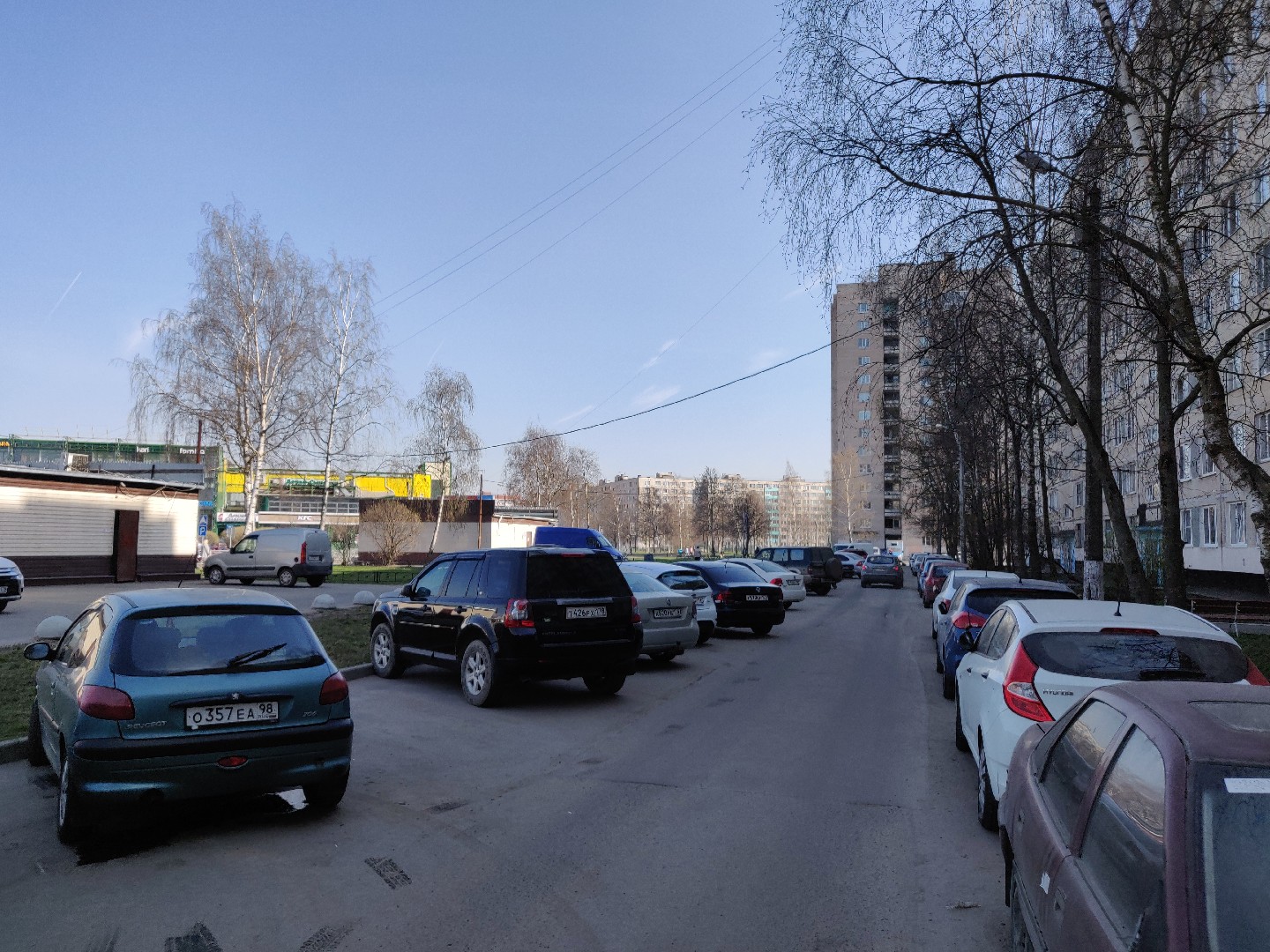 г. Санкт-Петербург, г. Колпино, б-р. Трудящихся, д. 15-придомовая территория