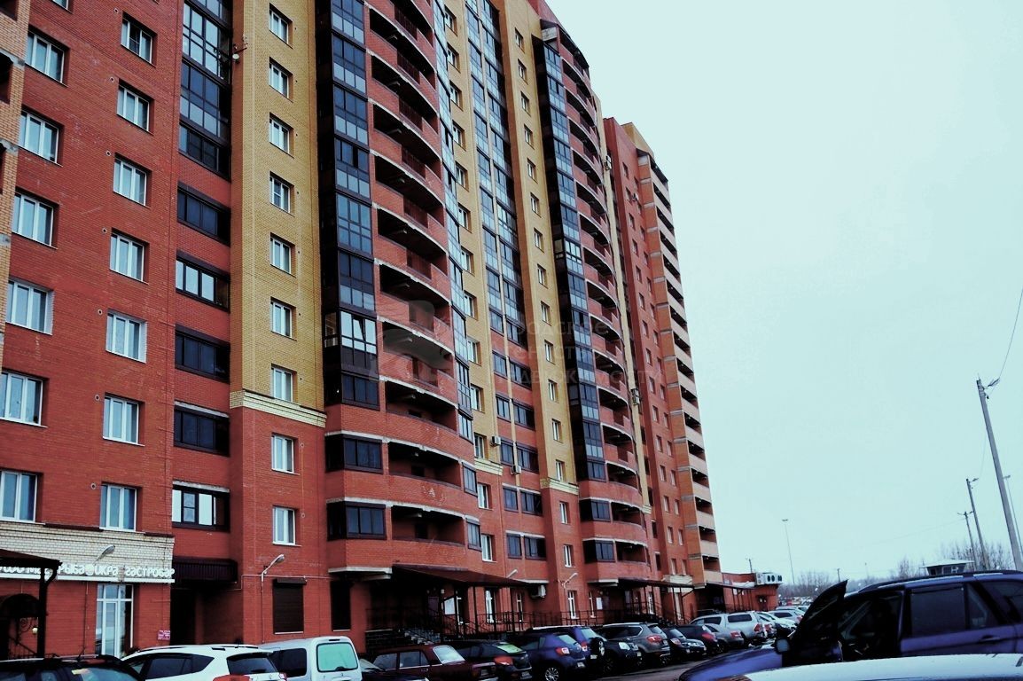 г. Санкт-Петербург, ул. Коммунаров (Горелово), д. 190-фасад здания
