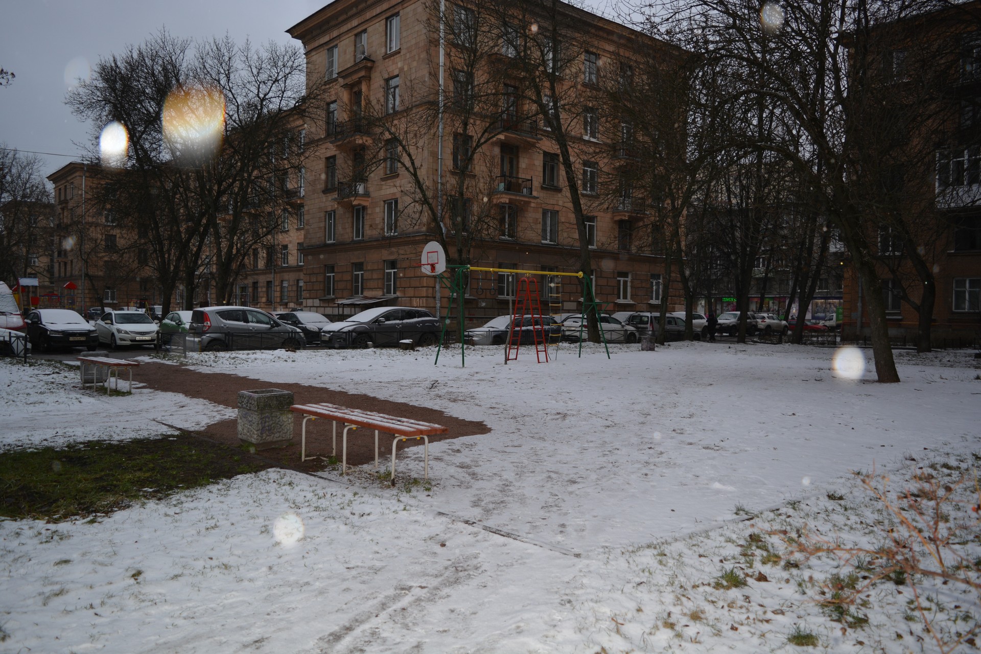 г. Санкт-Петербург, пр-кт. Кондратьевский, д. 65, лит. А-придомовая территория