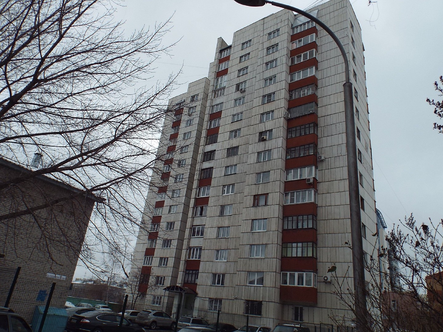 край. Алтайский, г. Барнаул, пр-кт. Красноармейский, д. 54-фасад здания
