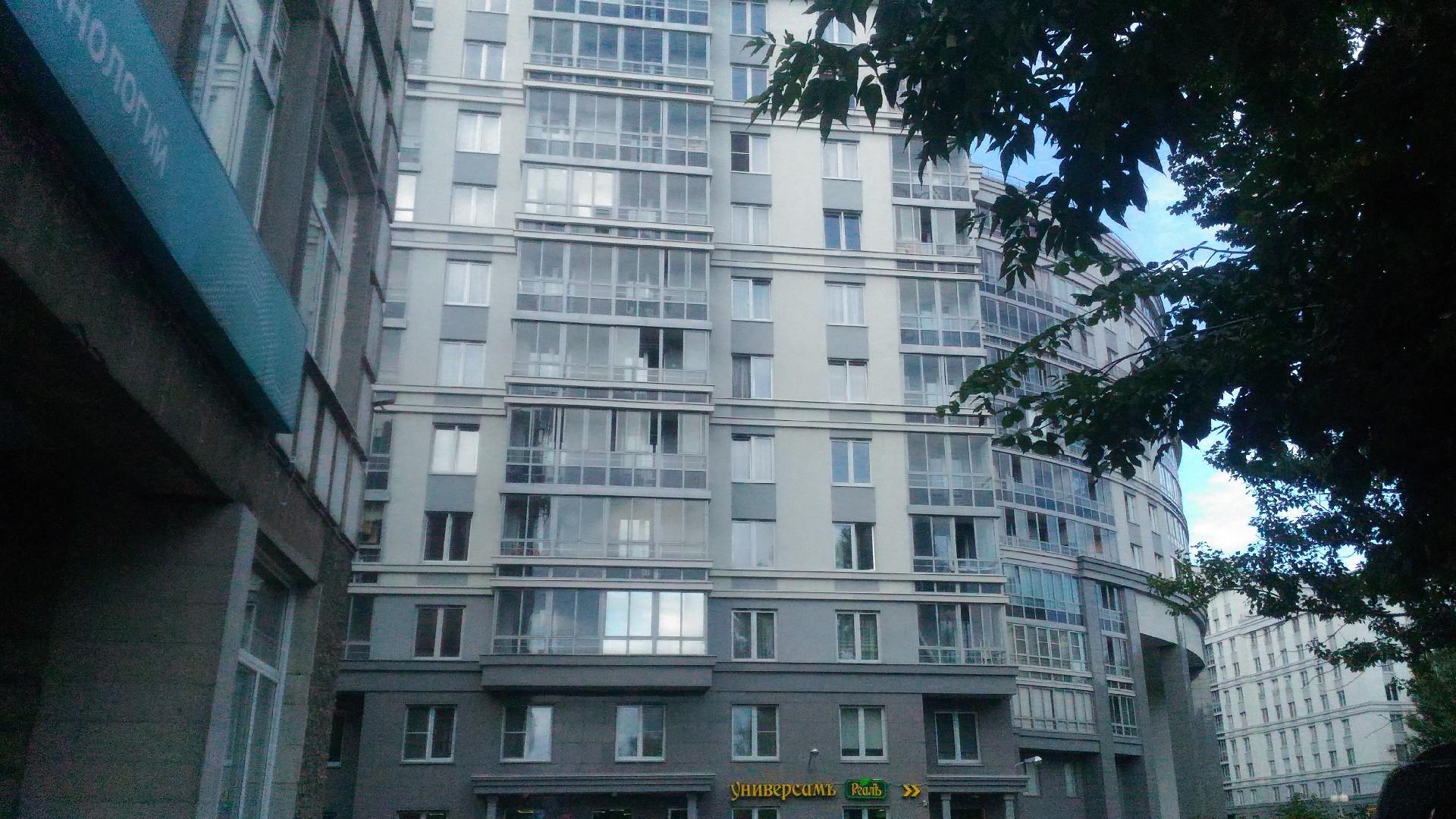 г. Санкт-Петербург, ул. Красуцкого, д. 3, лит. М-фасад здания