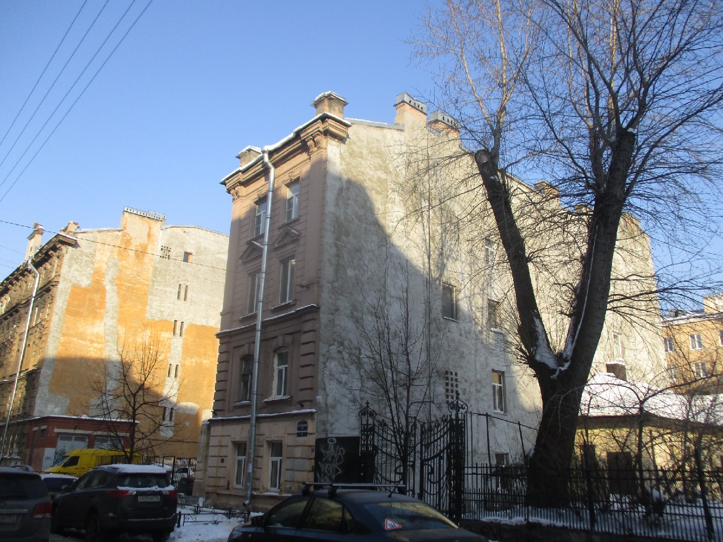 г. Санкт-Петербург, ул. Лахтинская, д. 7, лит. А-фасад здания