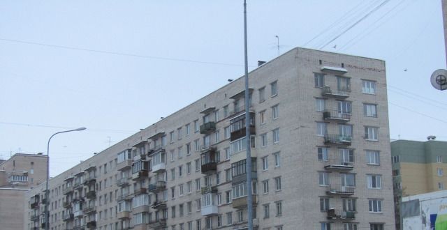 г. Санкт-Петербург, ул. Лени Голикова, д. 47-фасад здания
