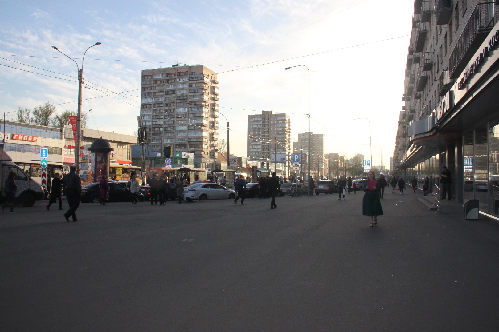 г. Санкт-Петербург, пр-кт. Ленинский, д. 128, лит. А-придомовая территория