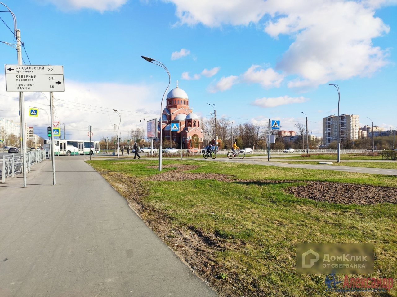 г. Санкт-Петербург, пр-кт. Луначарского, д. 9, лит. А-придомовая территория