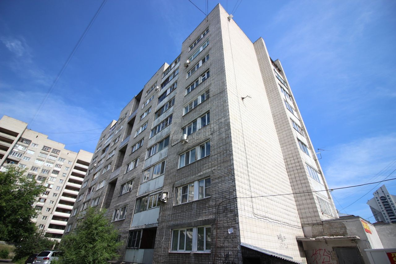 край. Алтайский, г. Барнаул, ул. Крупской, д. 76-фасад здания