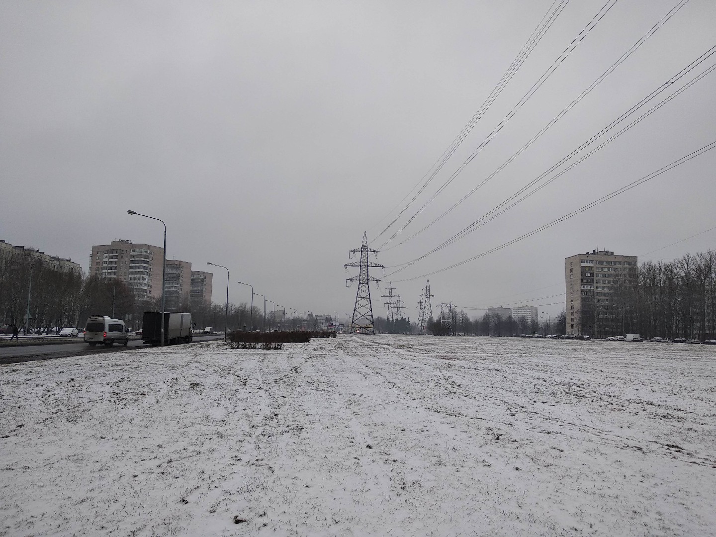 г. Санкт-Петербург, пр-кт. Маршала Блюхера, д. 55-придомовая территория