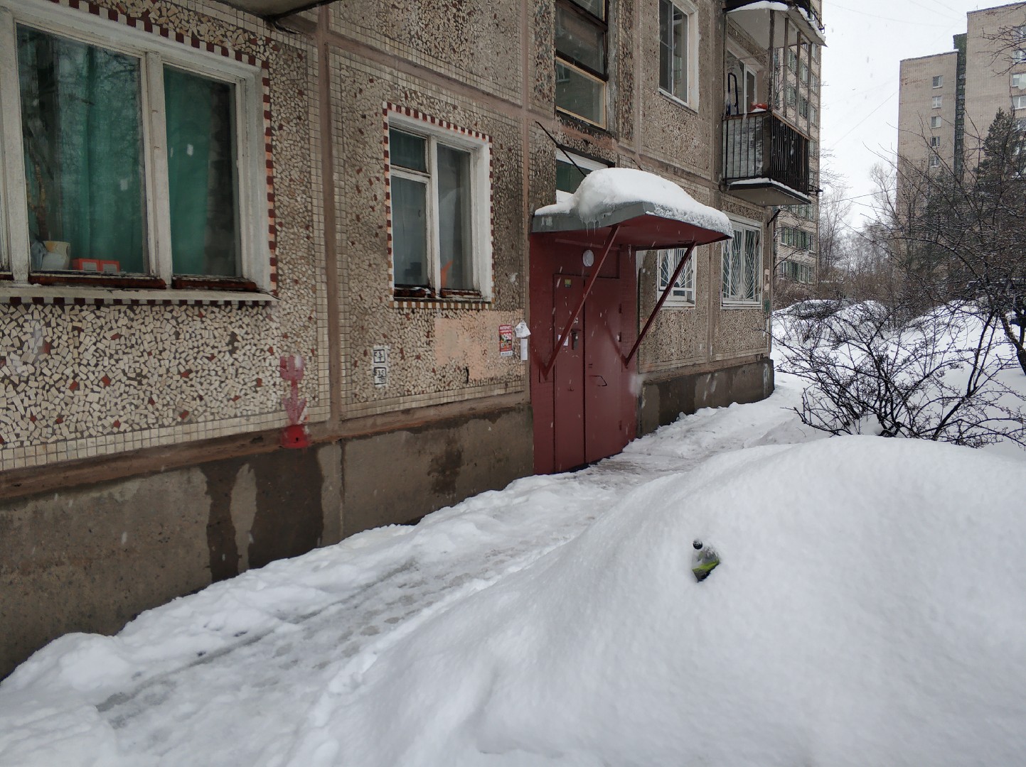 г. Санкт-Петербург, пр-кт. Металлистов, д. 61, к. 2, лит. А-вход снаружи