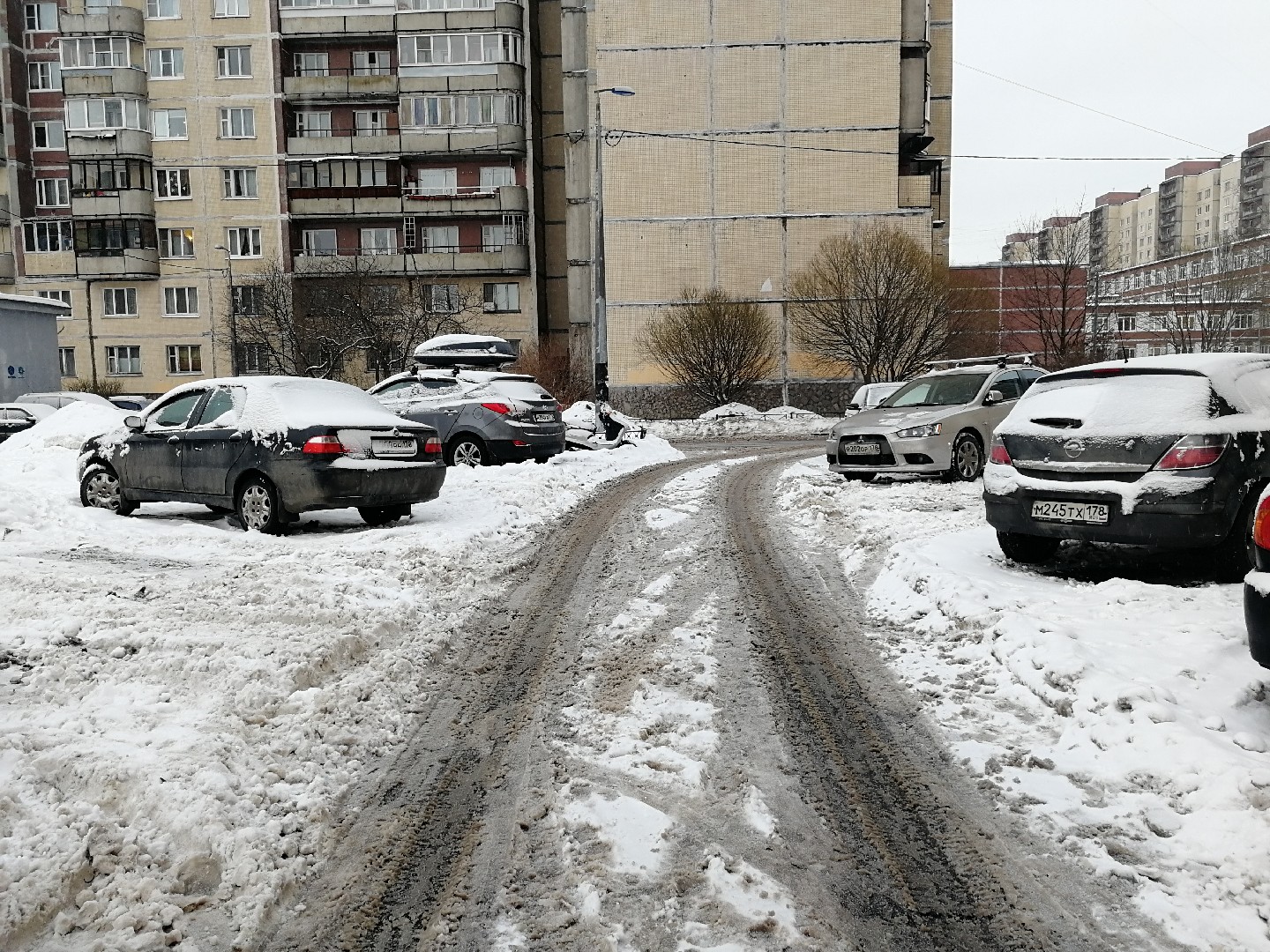 г. Санкт-Петербург, пер. Моравский, д. 3, к. 2-придомовая территория