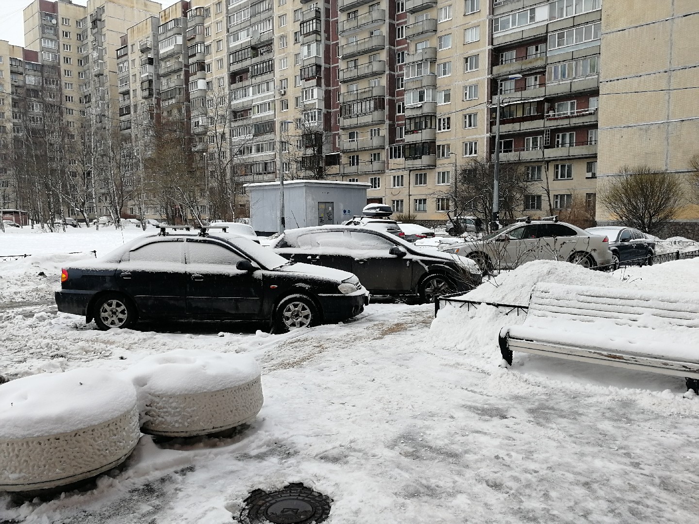 г. Санкт-Петербург, пер. Моравский, д. 3, к. 2-придомовая территория