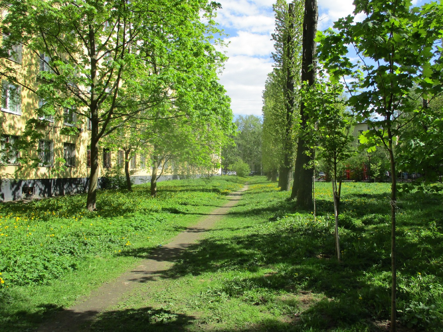 г. Санкт-Петербург, пр-кт. Народного Ополчения, д. 69, лит. А-придомовая территория