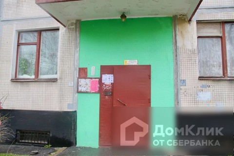 г. Санкт-Петербург, пр-кт. Народного Ополчения, д. 207-вход снаружи